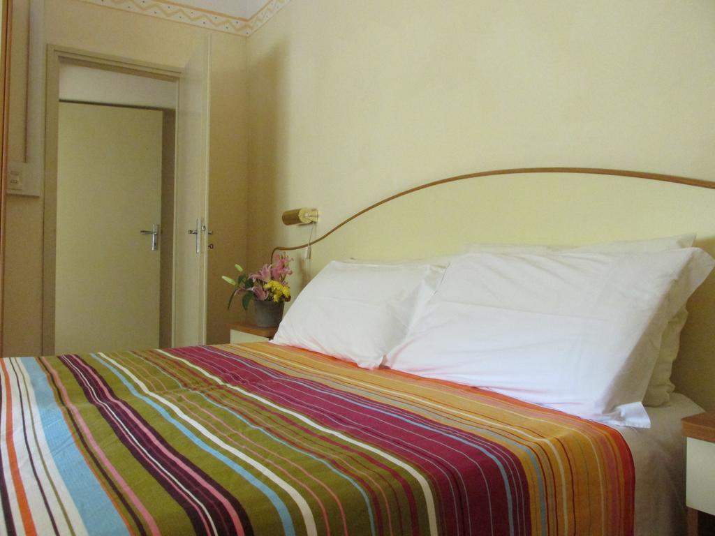 Hotel Helvetia 밀라노마리티마 객실 사진